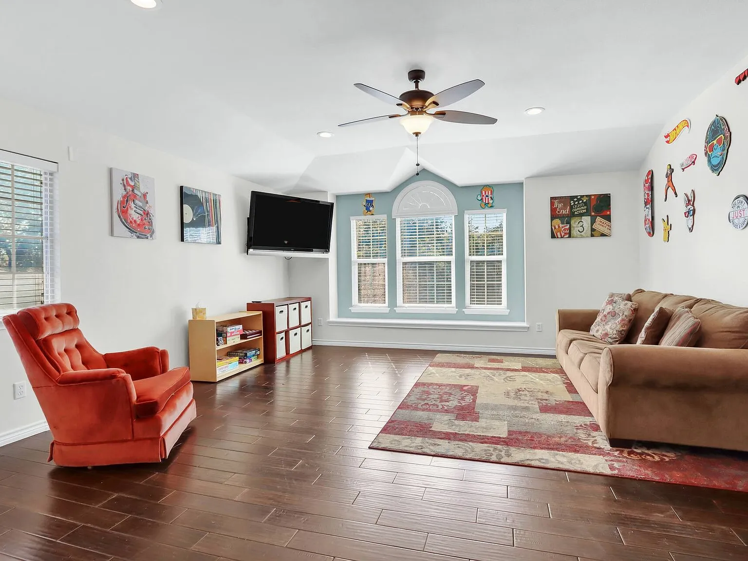4 bed, 3197 sqft, $3,500 — Photo 3