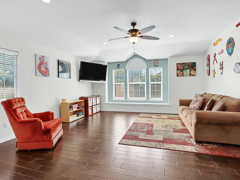 2147 Redwoods Crst — Photo 3