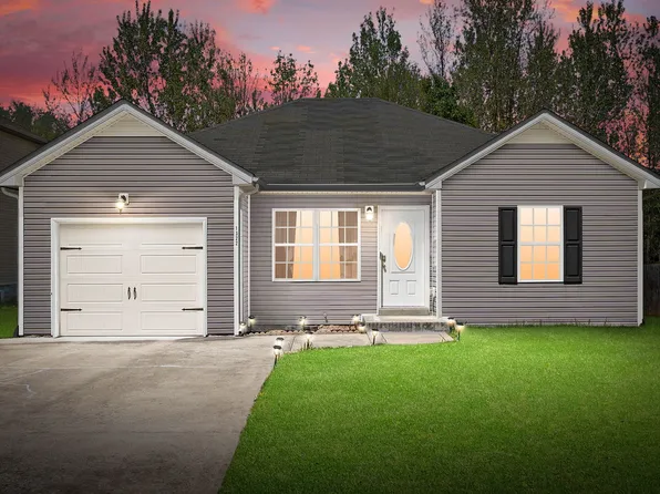 1322 Whitt Ln, Clarksville, TN 37042