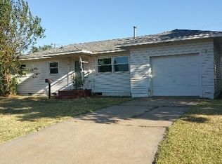 1128 Hickory St, Altus, OK 73521