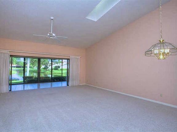 5th image of 4021 Wilshire Cir E
