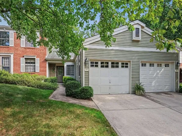 282 Secretariat Ct, Crestview Hills, KY 41017