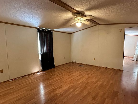 3rd image of 6863 Columbine Dr