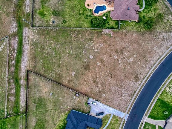 3rd image of 5514 Kitty Hawk Dr