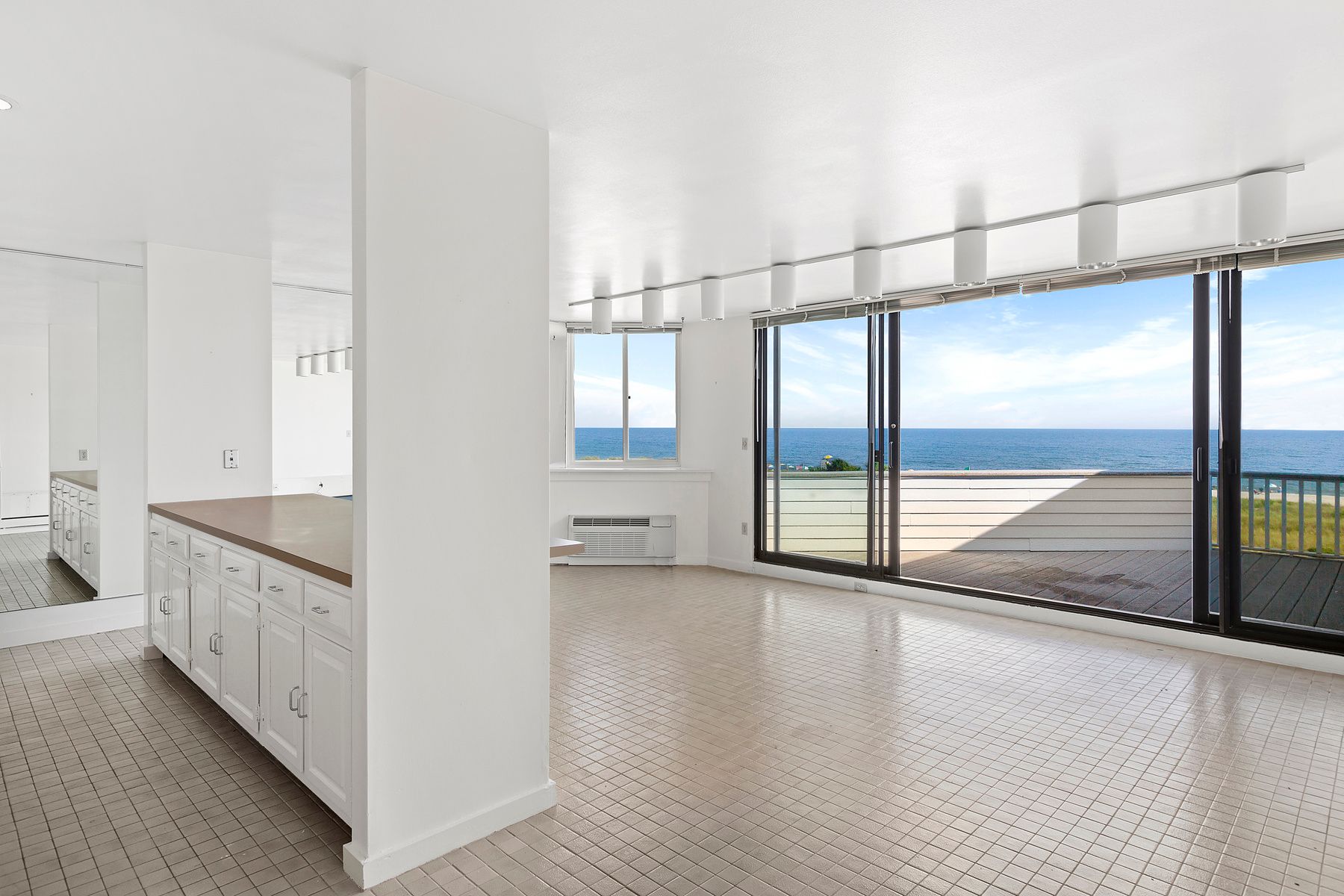 253 Dune Rd Yardarm Unit 69E, Westhampton Beach, NY 11978 Out East