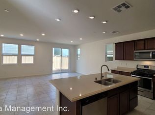 8203 Zenia Ln, Elk Grove, CA 95758
