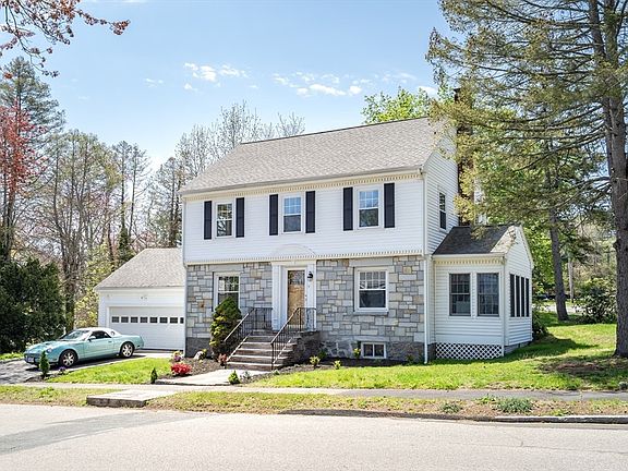 2nd image of 5 Adanac Rd