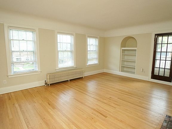 4th image of 2151 N 73rd St