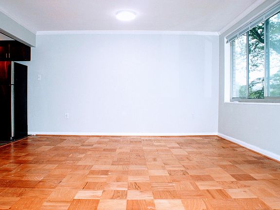 5th image of 10201 Grosvenor Pl APT 313