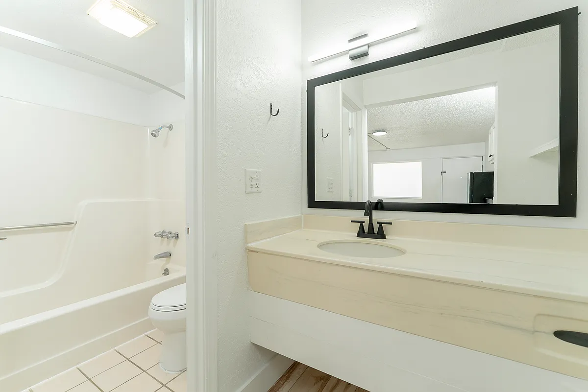 Building Photo - 4120 Williams Ave #A