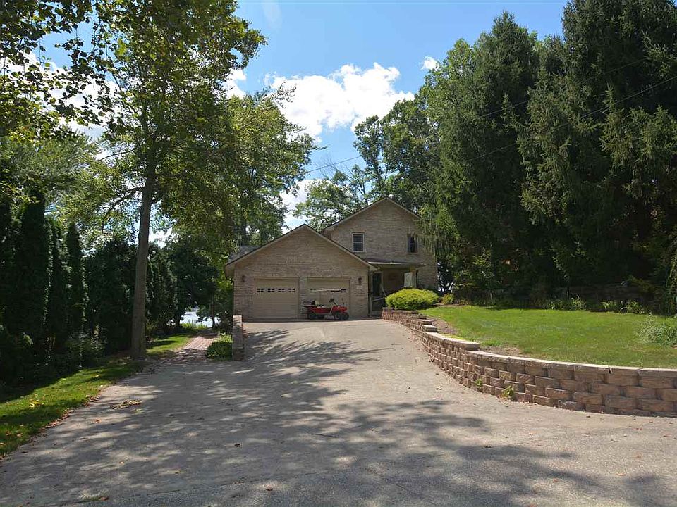 1st image of 9324 E Oak Ln