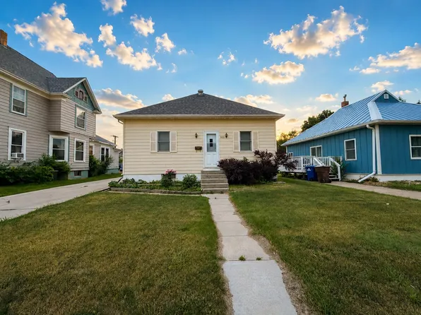 803 N Sanborn Blvd, Mitchell, SD 57301