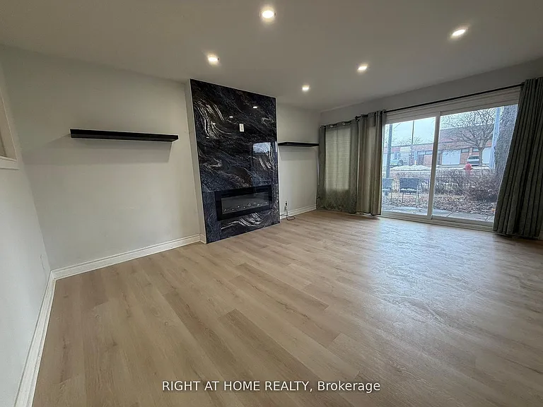 24 Springfair Ave #189 — Photo 2