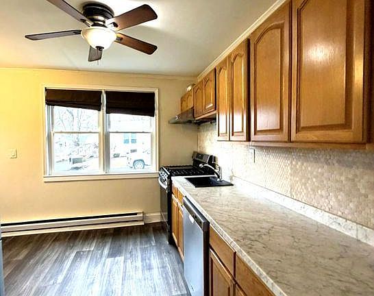 4th image of 403 Denver Ct