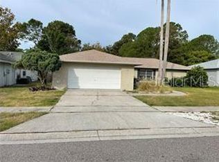 969 16th Ln, Palm Harbor, FL 34683