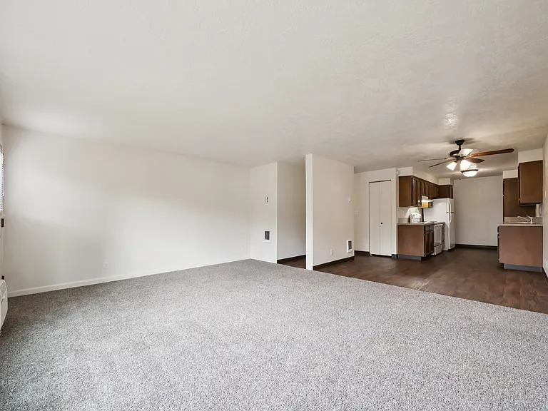 Fairmount Park Apartments — Photo 8