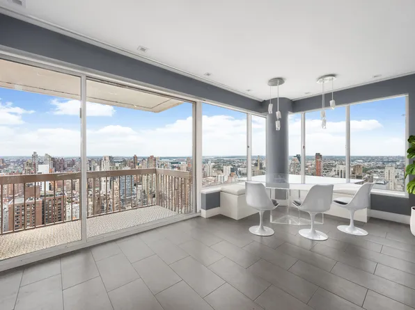 200 East 69th Street image 6 of 29