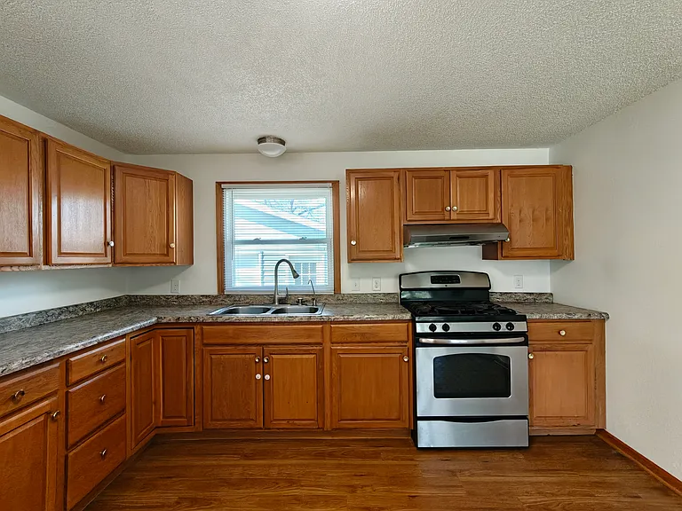 2212 Bartlett Ave — Photo 8