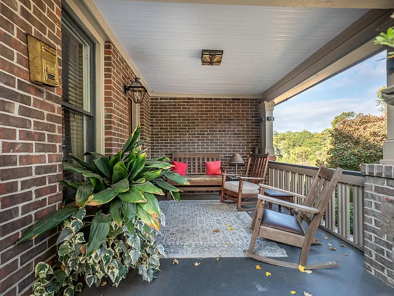 16 Traxler St — Photo 3