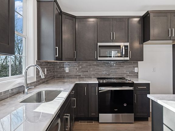 5th image of 2109 Chadwell Retreat Dr
