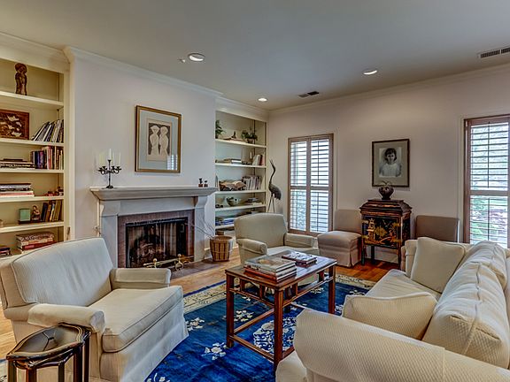 4th image of 324 Lancaster Sq #2