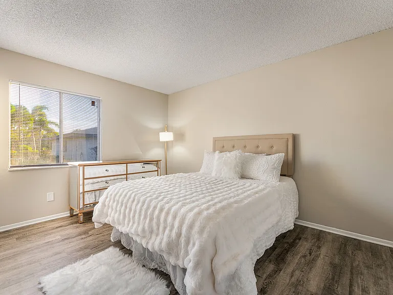 Shoreline Pointe Apartments — Photo 19