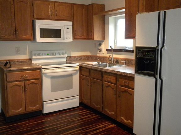 3rd image of 1017 Friendly Tavern Ln
