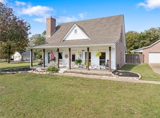 2914 Brandenburg Ln, Brenham, TX 77833