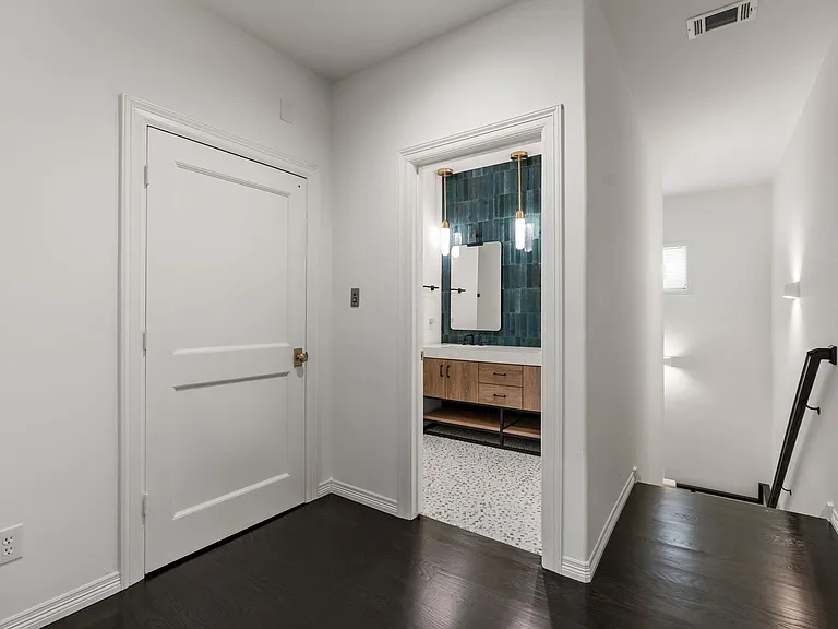 3960 W Alabama St — Photo 36