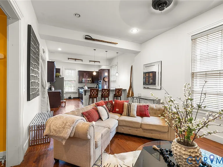 416 W Washington St — Photo 11