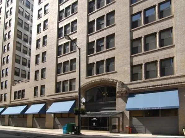 740 S Federal St APT 302, Chicago, IL 60605
