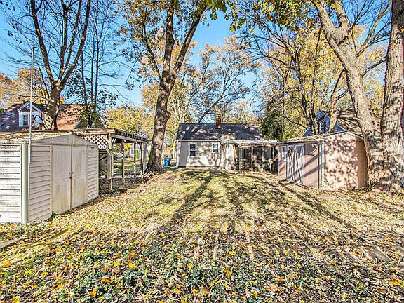 3rd image of 428 Keyes Dr