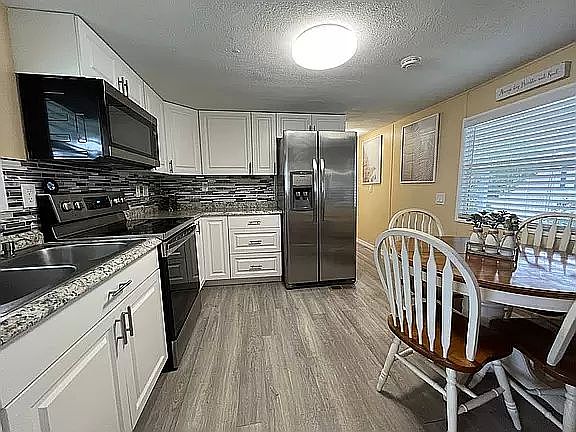 3rd image of 3718 Binnacle Dr