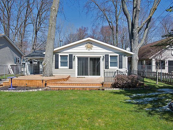 4th image of 3681 England Dr