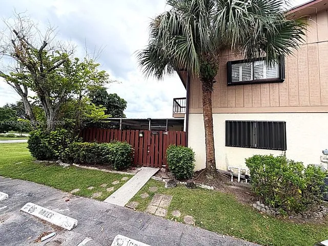 4226 S Landar Dr — Photo 4