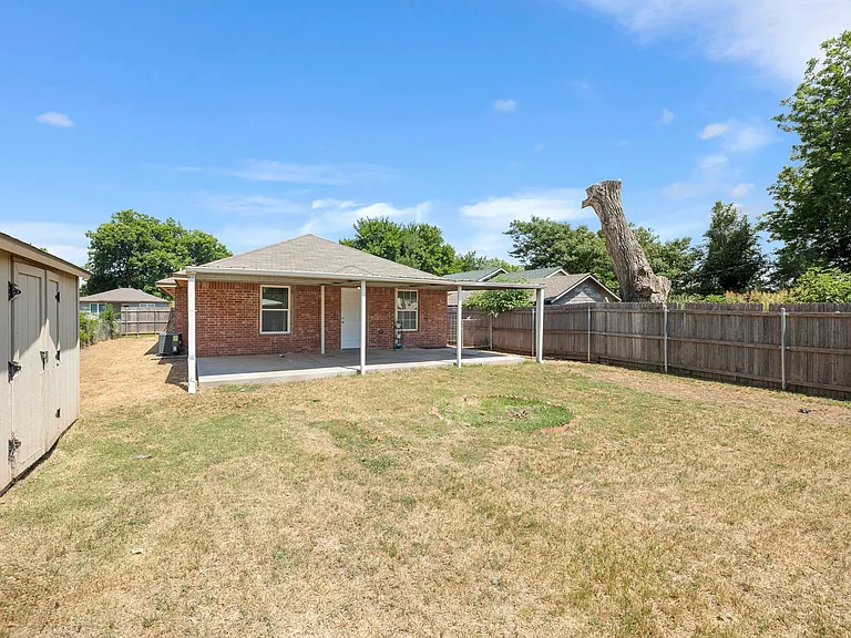 118 S L Ave — Photo 25