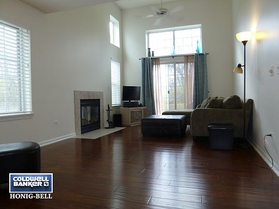 3rd image of 2432 Wilton Ln #2432