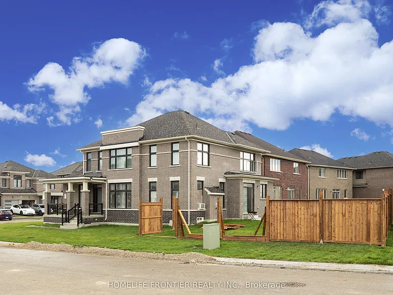 49 Ainslie Hill Cres — Photo 4