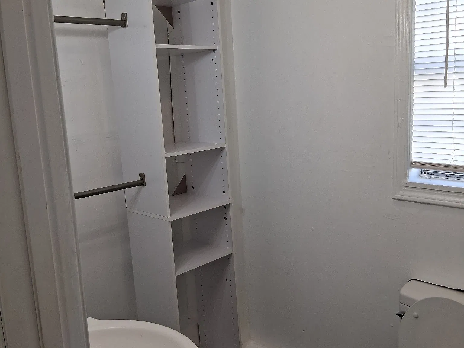 4 bed, 1350 sqft, $2,000 — Photo 1