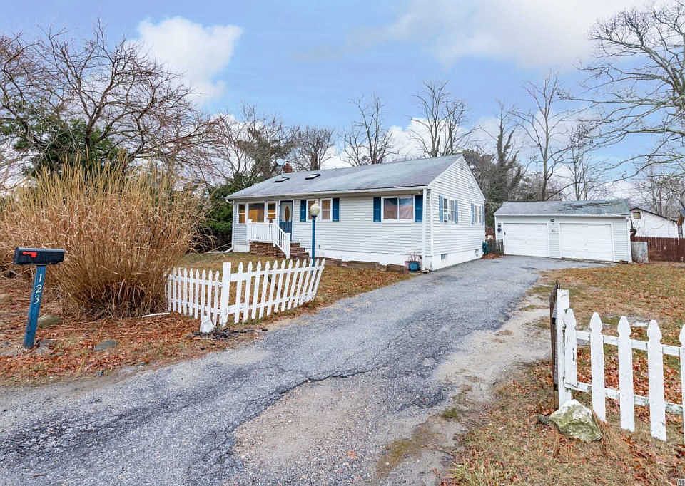 1st image of 123 Lakeview Dr