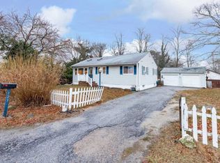 123 Lakeview Dr, Mastic Beach, NY 11951