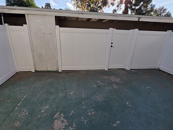 5th image of 424 N Cerritos Ave