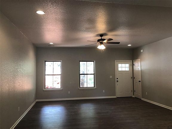 3rd image of 10 Morecambe Ln