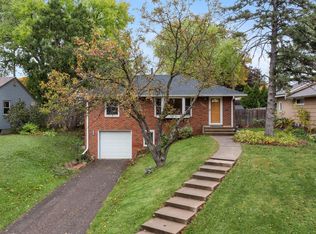 3240 Ewing Ave N, Robbinsdale, MN 55422