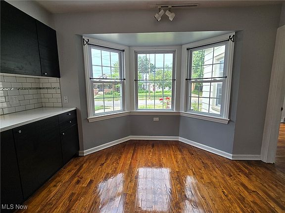 4th image of 1820 Falls Ave