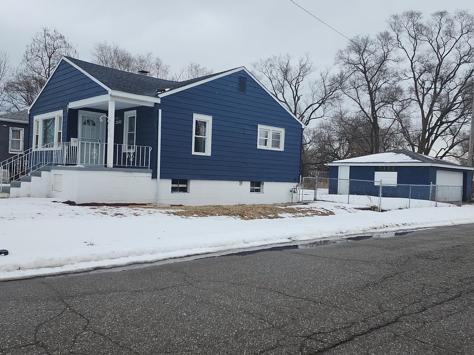 1st image of 2549 Pierce St