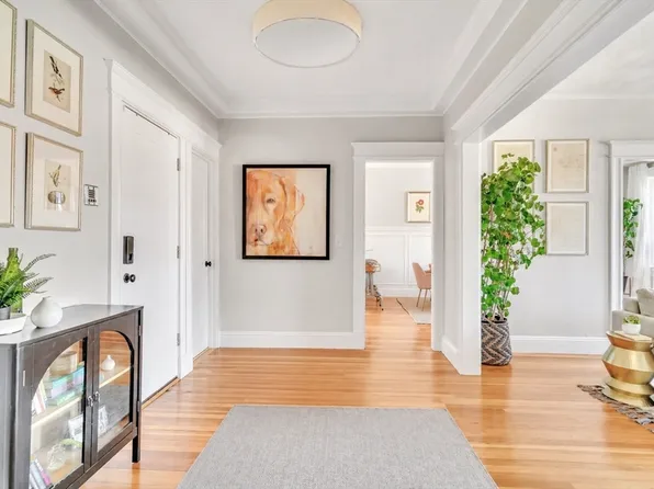 20 John St APT 3, Brookline, MA 02446