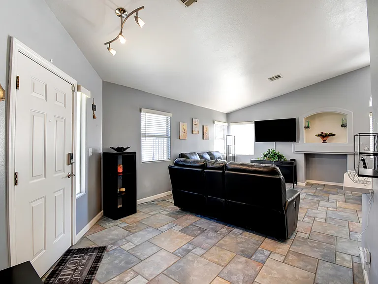 9657 Marble Peak Ct — Photo 5