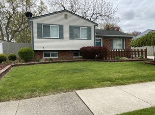 28447 Halecreek St, Romulus, MI 48174
