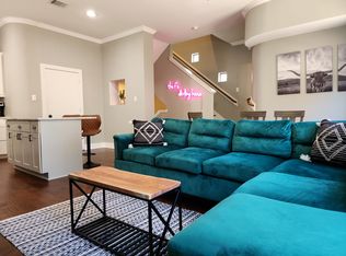 5817 Darling St, Houston, TX 77007